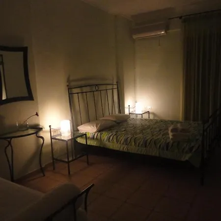 卡斯塔利亚公寓式酒店