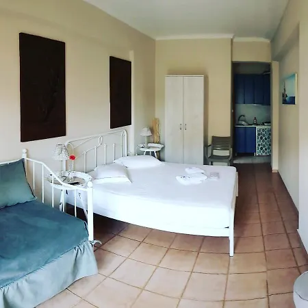 卡斯塔利亚公寓式酒店 2* 阿莫利亚尼岛