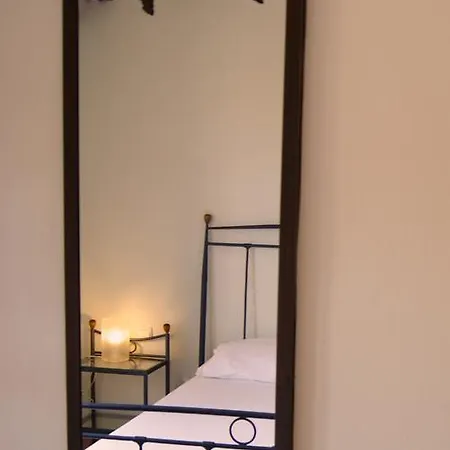 卡斯塔利亚公寓式酒店 2* 阿莫利亚尼岛